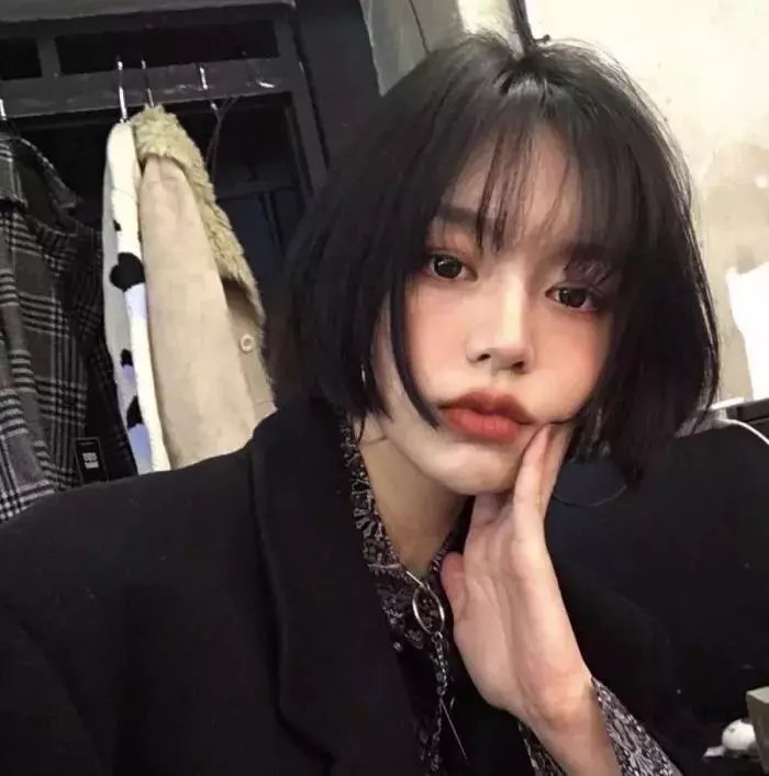 极近边缘海报